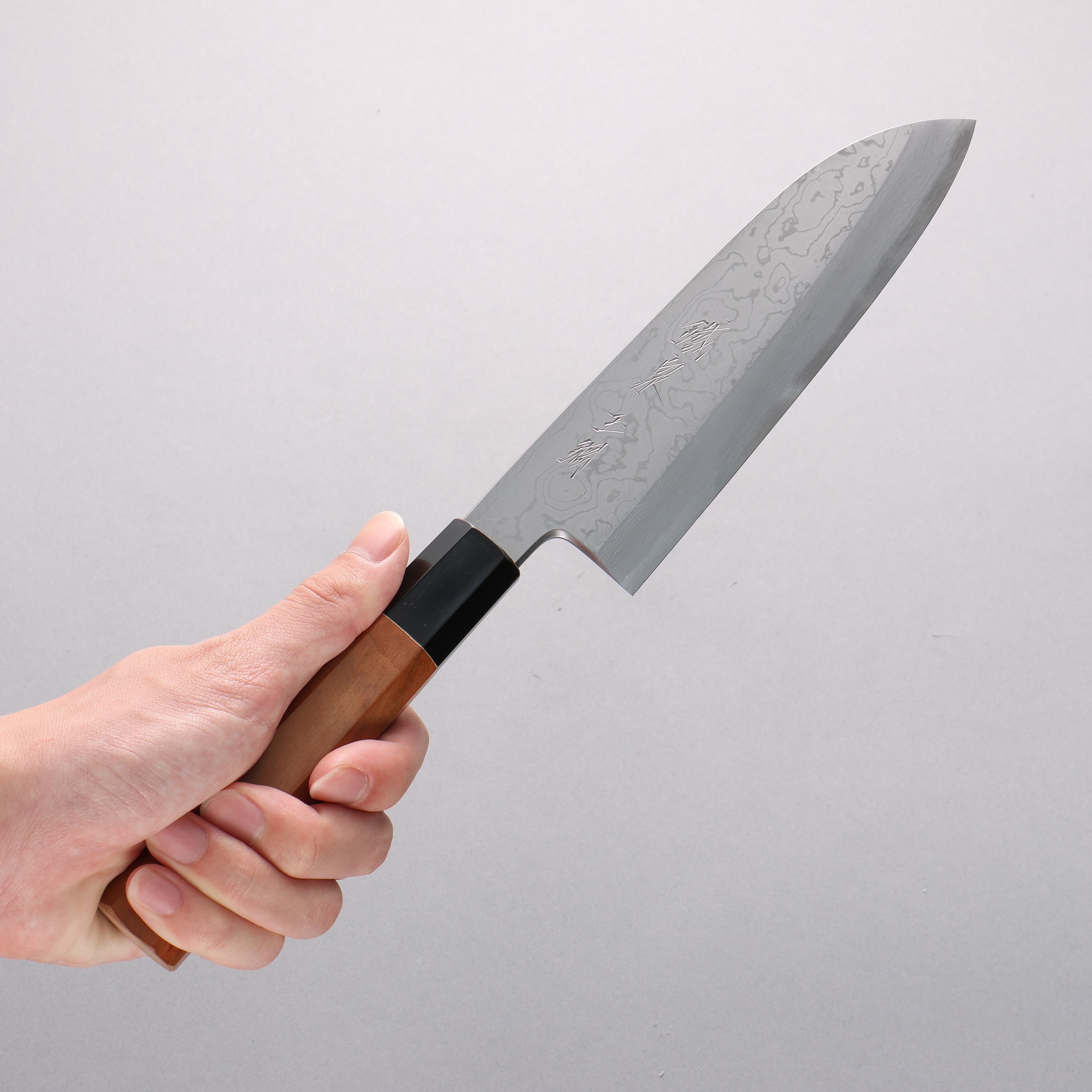 鐵泉 山塚作 玉鋼 大馬士革紋 三德刀 165mm 山櫻 握把 - 清助刃物