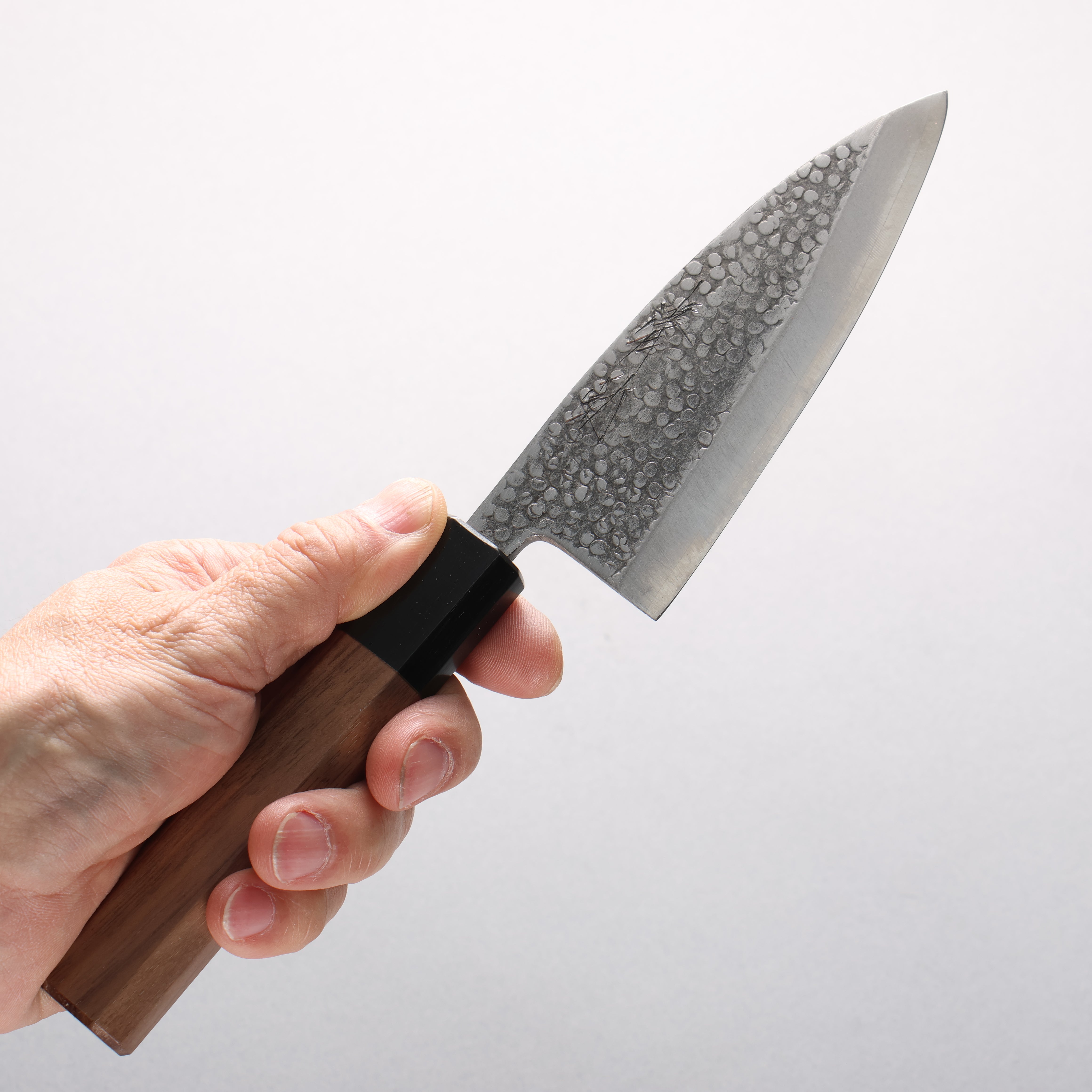 清助 銀三鋼 鎚目 (丸) 竹筴魚刀 120mm 核桃木 握把 - 清助刃物